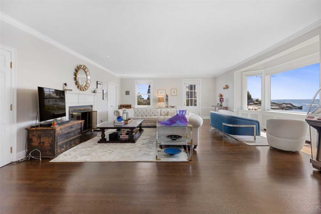 6 Pine Island Road, Rye, NY 10580 - Photo 12 of 39