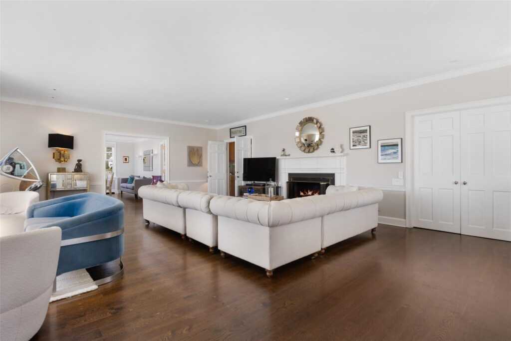 6 Pine Island Road, Rye, NY 10580 - Photo 14 of 39