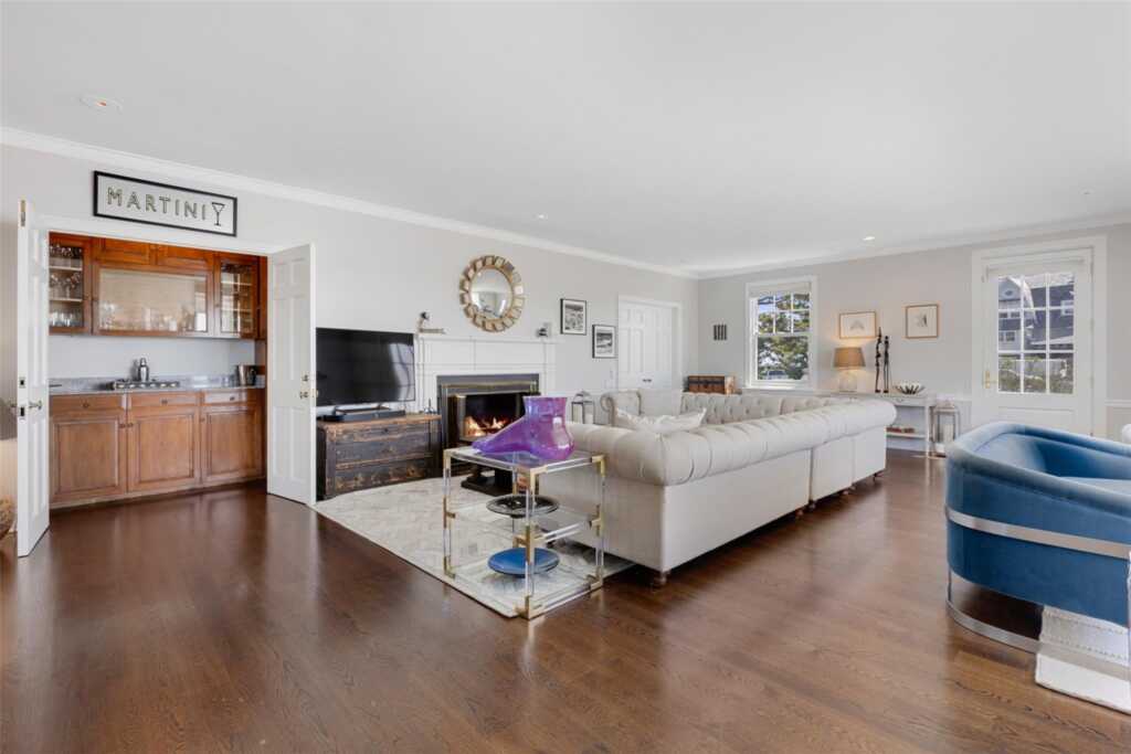 6 Pine Island Road, Rye, NY 10580 - Photo 16 of 39