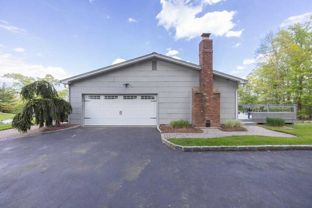 26 Strathmore Drive, New City, NY 10956 - Photo 31 of 35