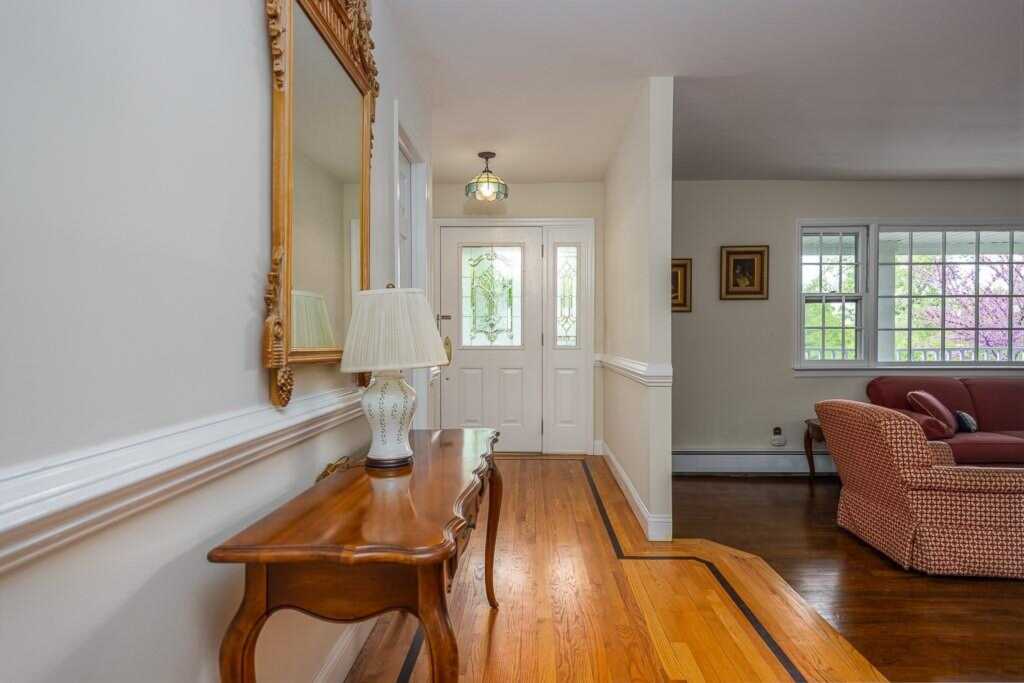 26 Strathmore Drive, New City, NY 10956 - Photo 4 of 35