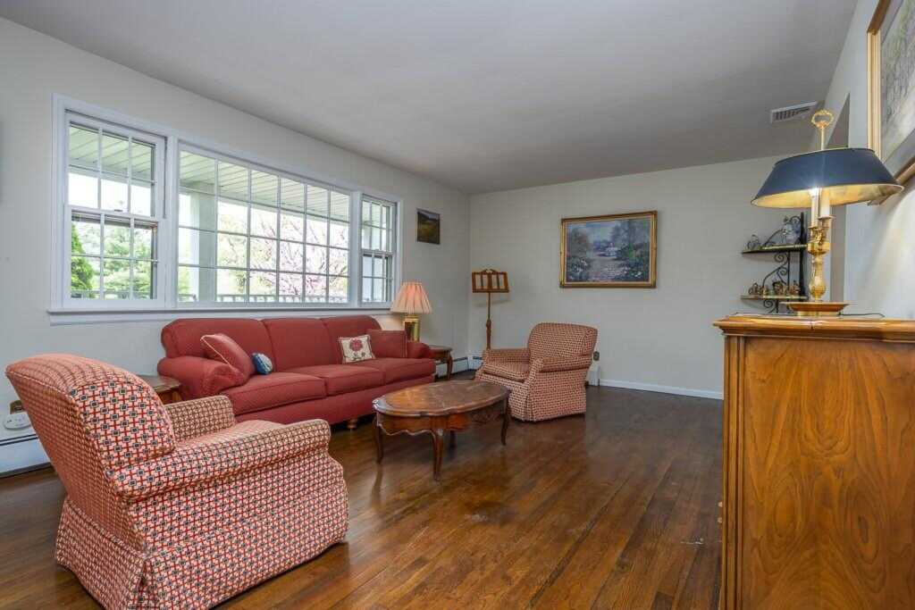 26 Strathmore Drive, New City, NY 10956 - Photo 5 of 35