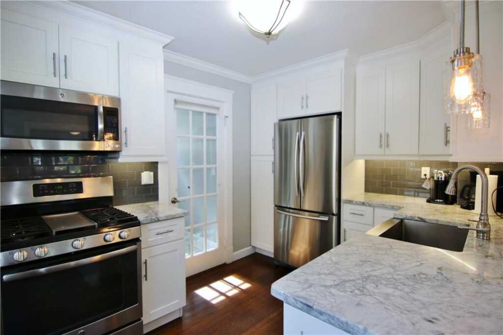 61 Grant Avenue, White Plains, NY 10603 - Photo 10 of 34