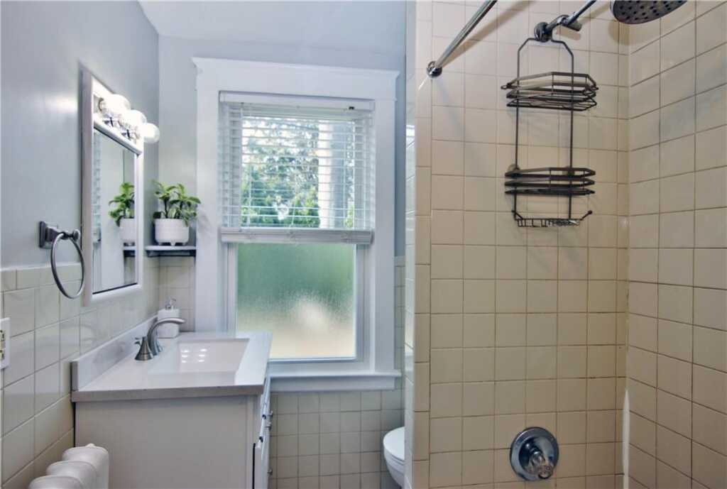 61 Grant Avenue, White Plains, NY 10603 - Photo 17 of 34
