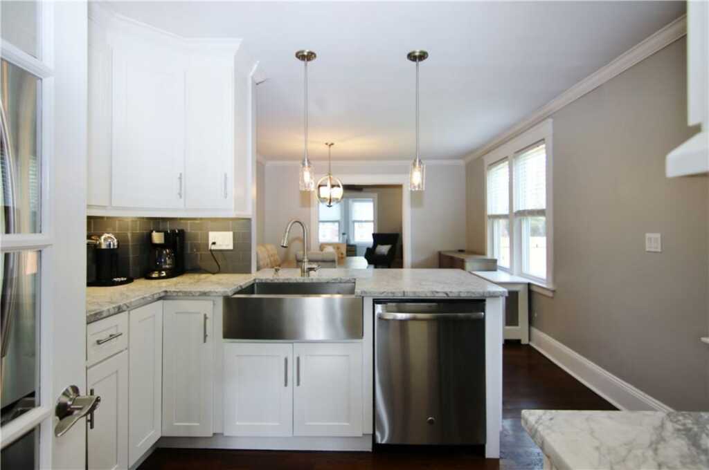 61 Grant Avenue, White Plains, NY 10603 - Photo 9 of 34