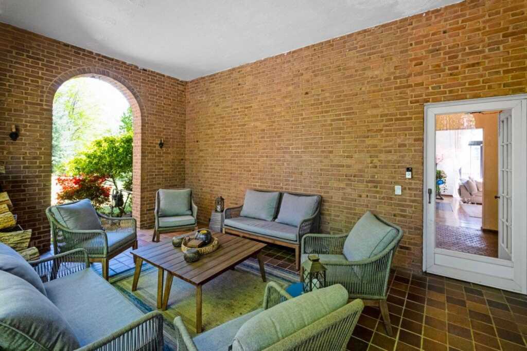 376 Beechmont Drive, New Rochelle, NY 10804 - Photo 12 of 30