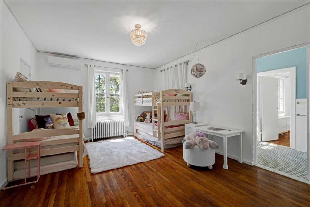 376 Beechmont Drive, New Rochelle, NY 10804 - Photo 17 of 30