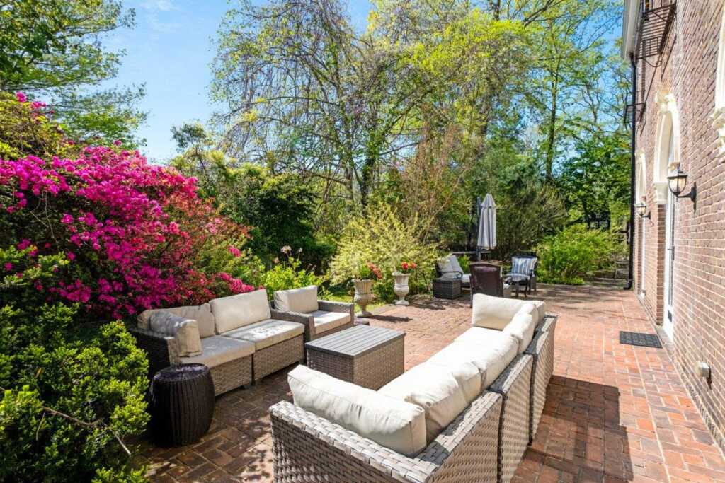376 Beechmont Drive, New Rochelle, NY 10804 - Photo 24 of 30