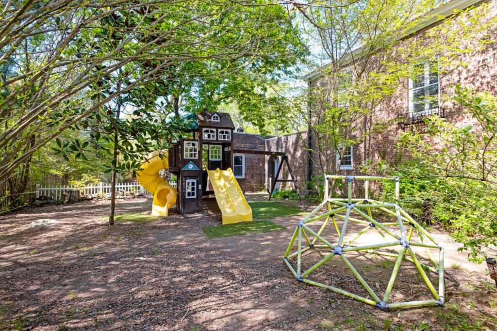 376 Beechmont Drive, New Rochelle, NY 10804 - Photo 26 of 30