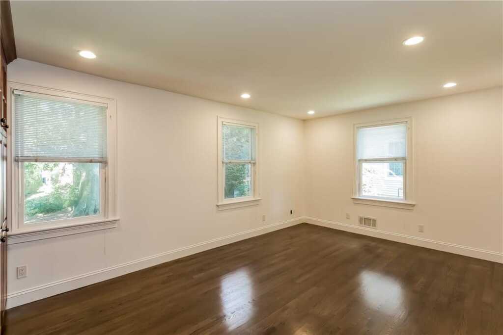 20 Walker Avenue, Rye, NY 10580 - Photo 5 of 25