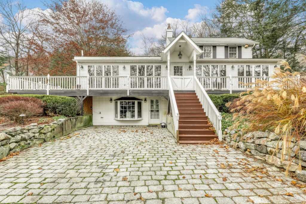 121 Thiells Road, Stony Point, NY 10980 - Photo 2 of 34