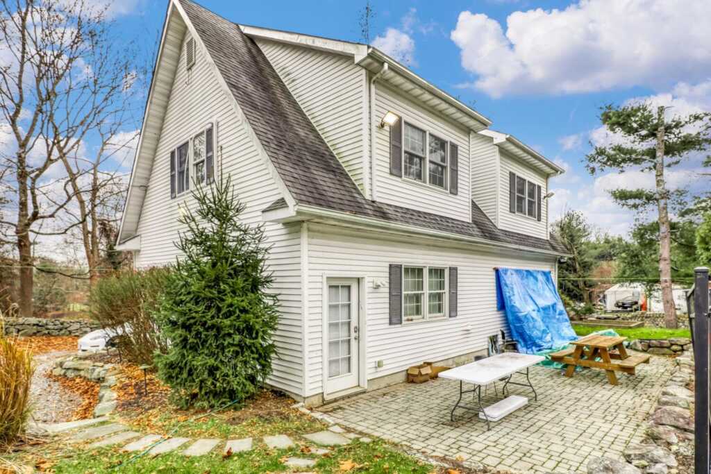 121 Thiells Road, Stony Point, NY 10980 - Photo 5 of 34