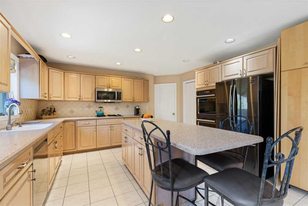 11 Castle View Court, Rye, NY 10573 - Photo 14 of 34