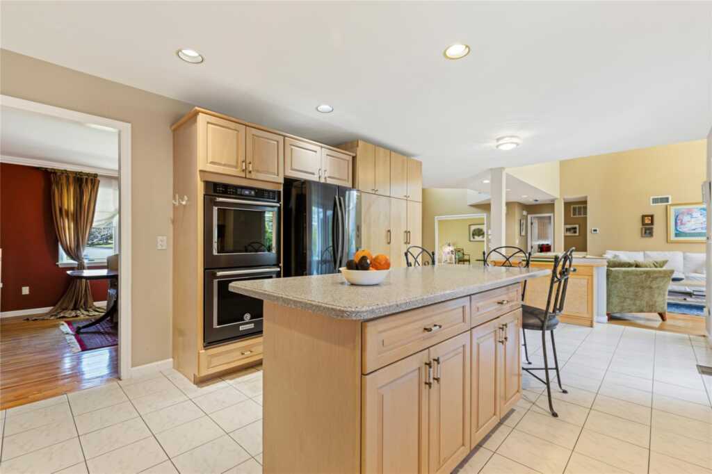 11 Castle View Court, Rye, NY 10573 - Photo 16 of 34
