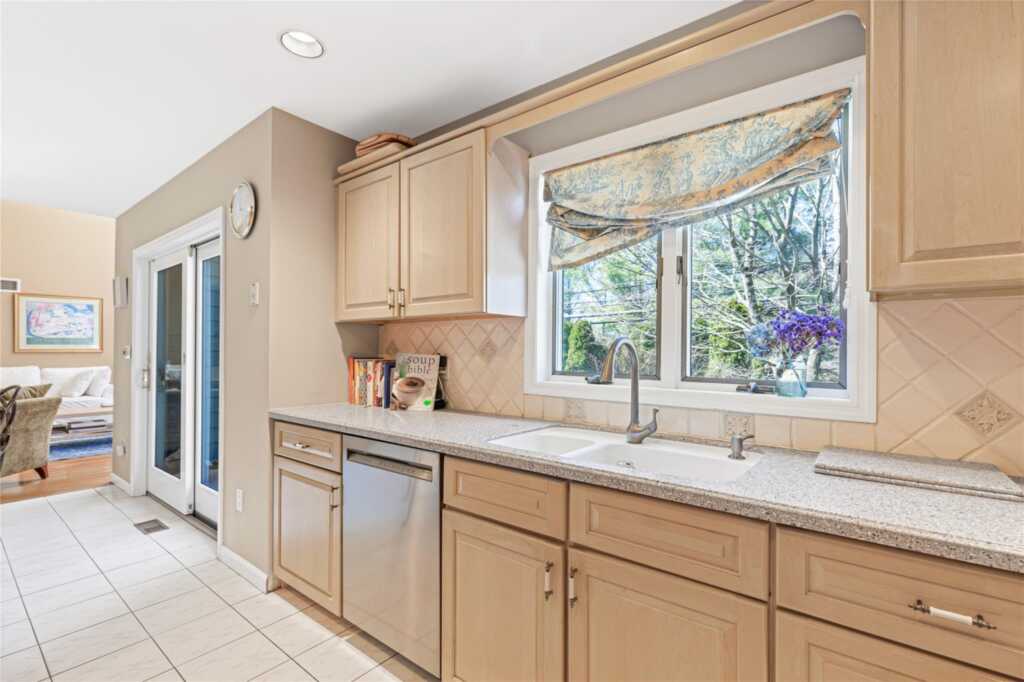 11 Castle View Court, Rye, NY 10573 - Photo 17 of 34