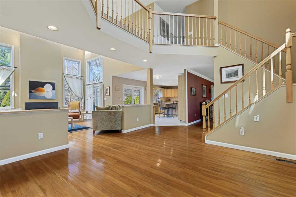 11 Castle View Court, Rye, NY 10573 - Photo 6 of 34
