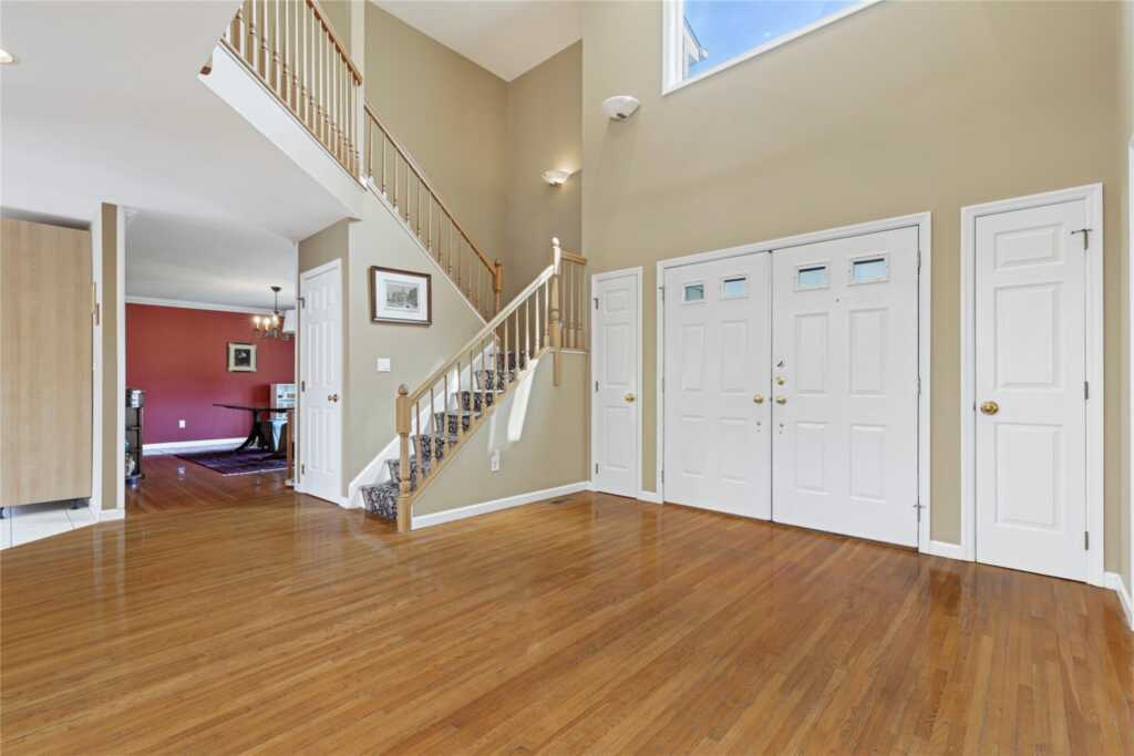 11 Castle View Court, Rye, NY 10573 - Photo 7 of 34