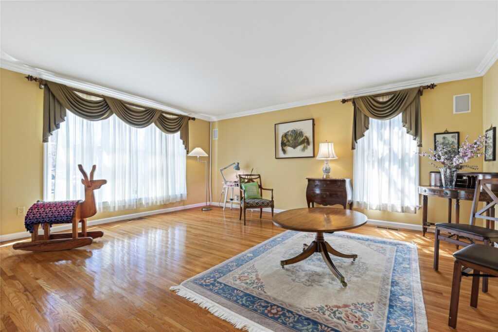 11 Castle View Court, Rye, NY 10573 - Photo 8 of 34