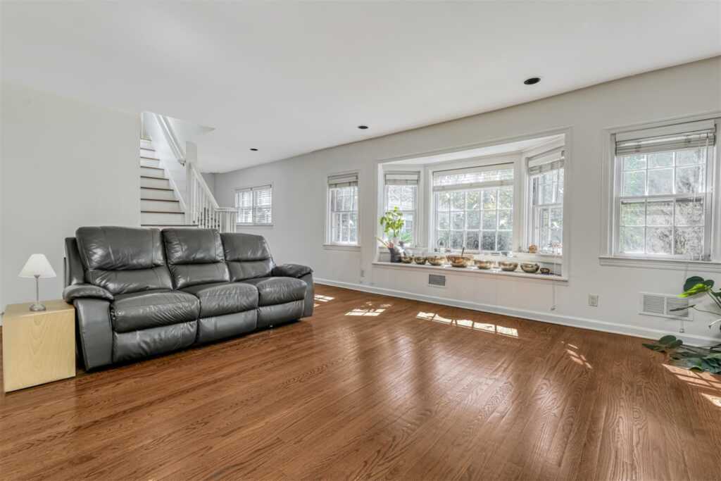 463 Haverstraw Road, Suffern, NY 10901 - Photo 11 of 36