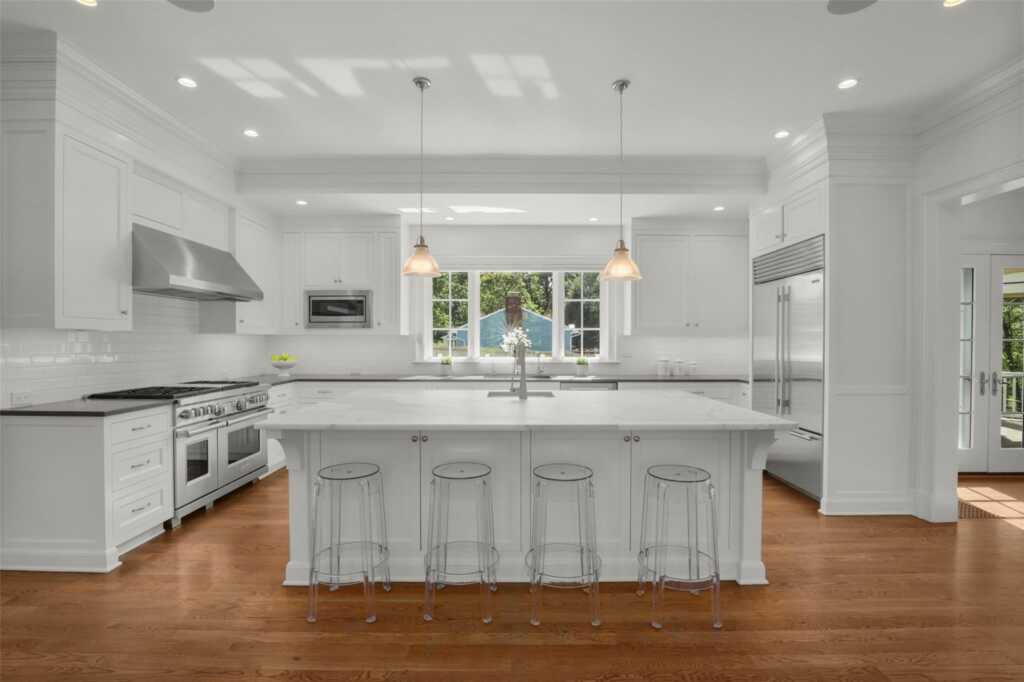 723 Boston Post Road, Rye, NY 10580 - Photo 4 of 50