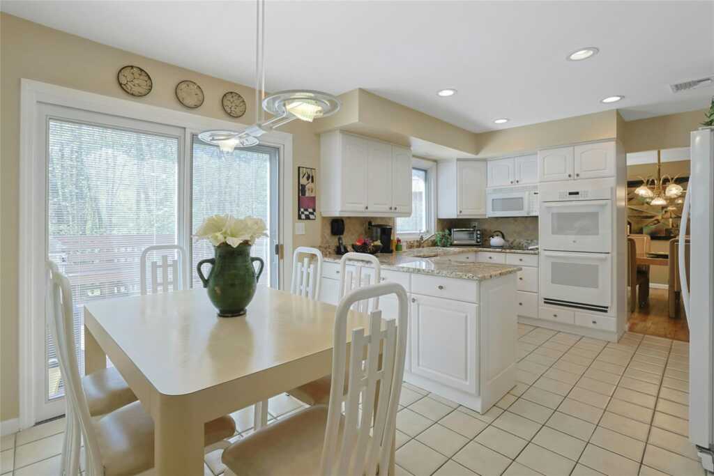 8 Tioga Court, New City, NY 10956 - Photo 13 of 37
