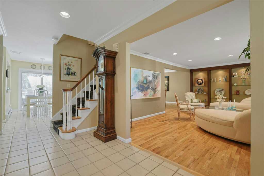 8 Tioga Court, New City, NY 10956 - Photo 4 of 37