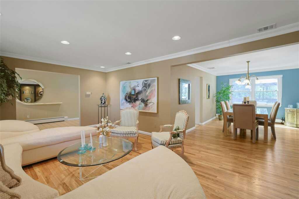 8 Tioga Court, New City, NY 10956 - Photo 7 of 37