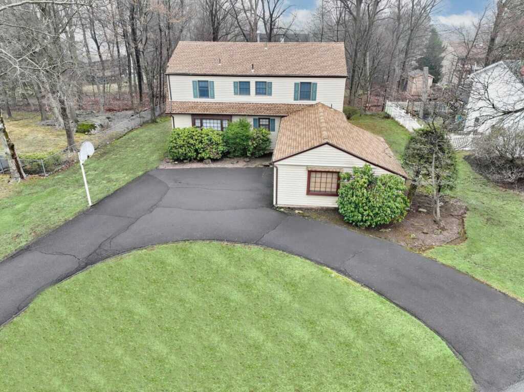 16 Lancaster Drive, Suffern, NY 10901 - Photo 2 of 41