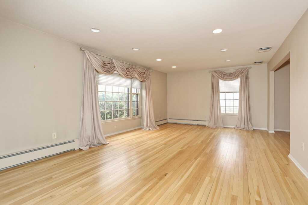 16 Lancaster Drive, Suffern, NY 10901 - Photo 4 of 41