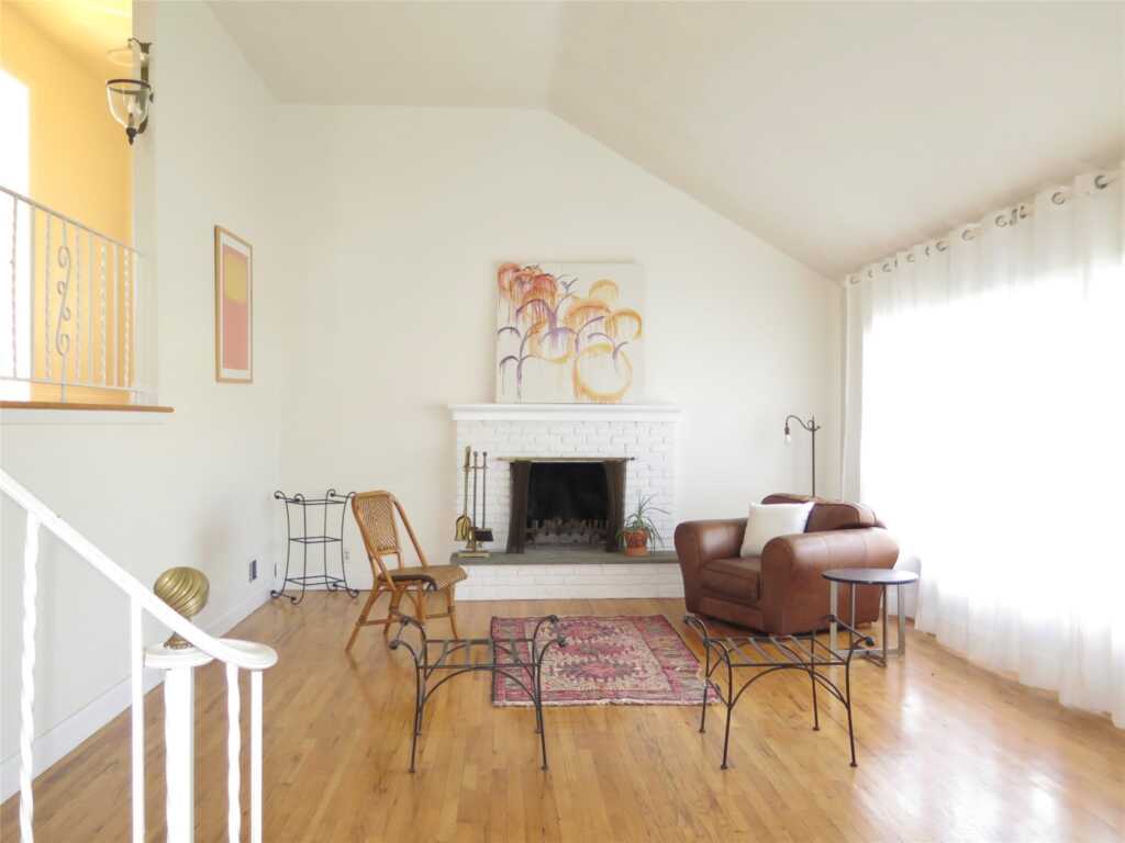 25 Winchester Oval, Unit ##1, New Rochelle, NY 10805 - Photo 3 of 15