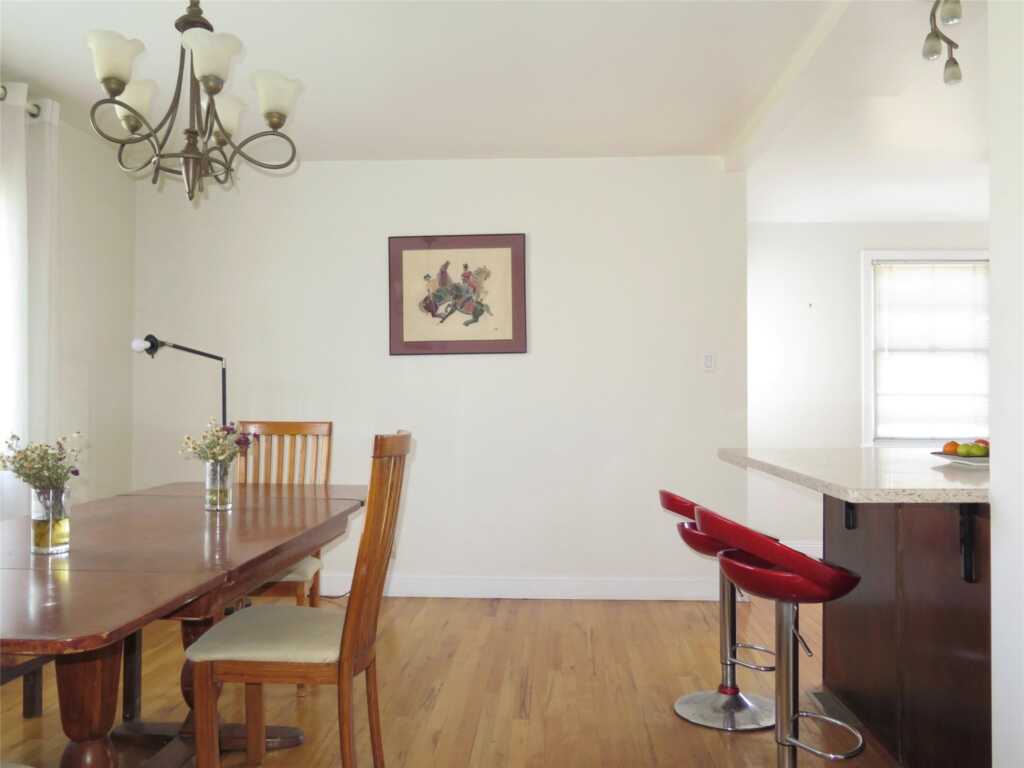 25 Winchester Oval, Unit ##1, New Rochelle, NY 10805 - Photo 6 of 15