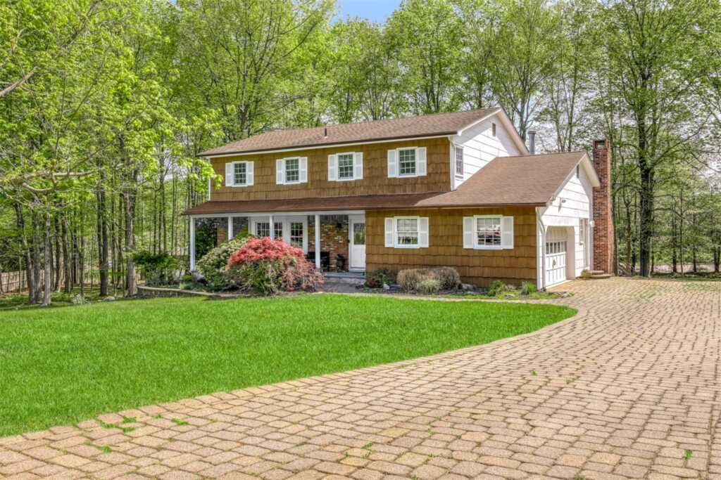 11 Overhill Lane, New City, NY 10956