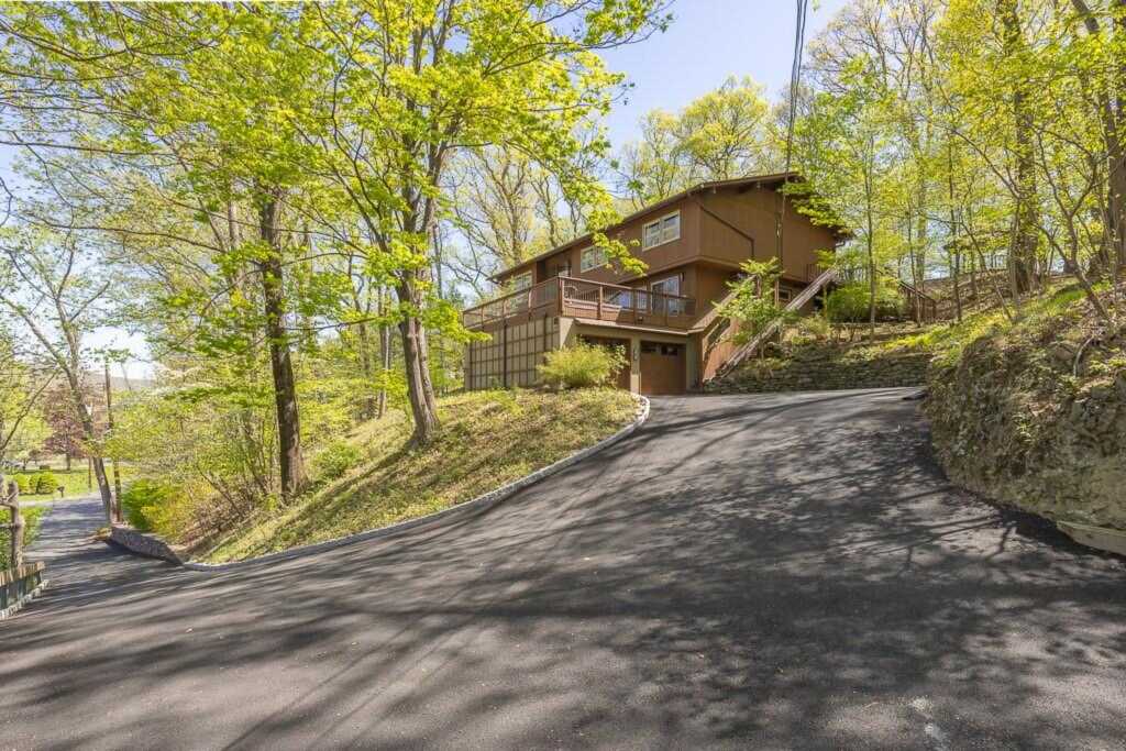 4 Steinway Court, Suffern, NY 10901