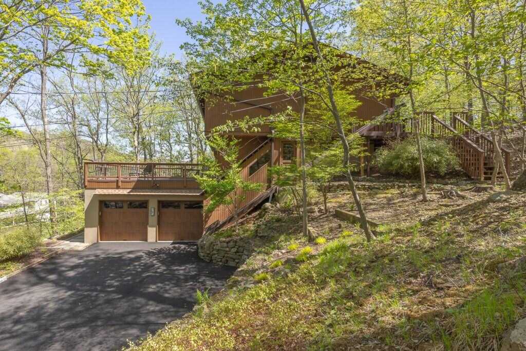 4 Steinway Court, Suffern, NY 10901 - Photo 9 of 34