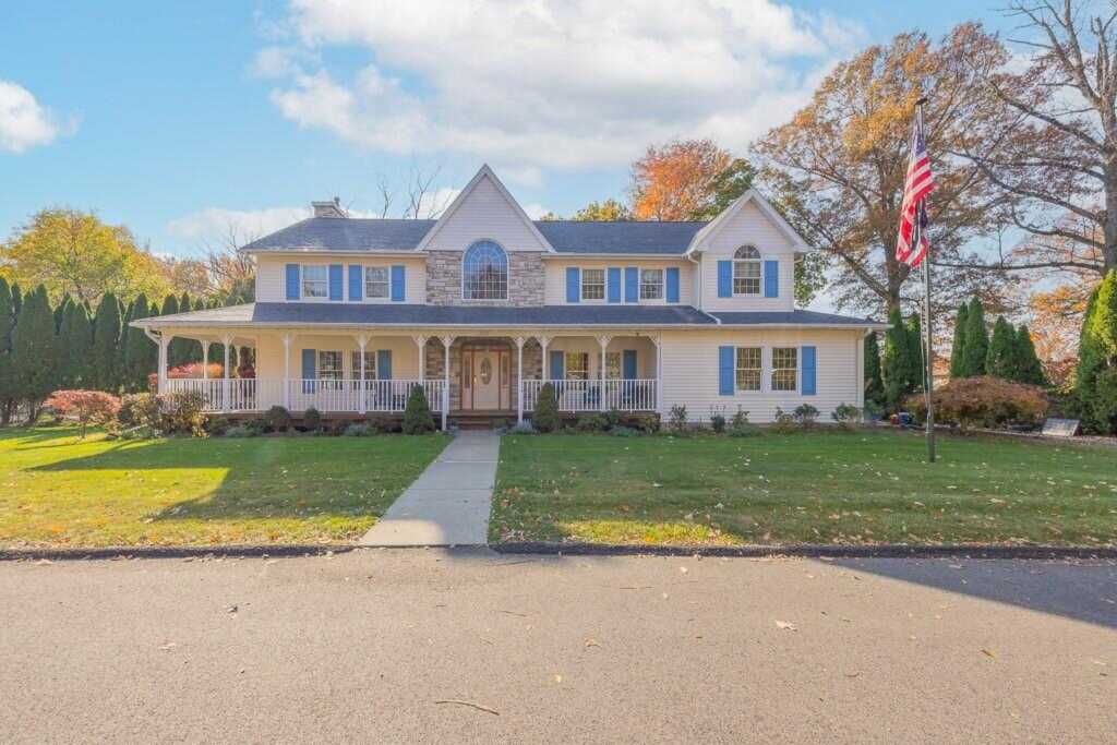 332 Middletown Road, Pearl River, NY 10965