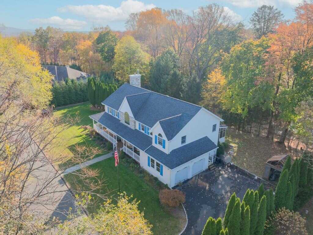 332 Middletown Road, Pearl River, NY 10965 - Photo 2 of 40