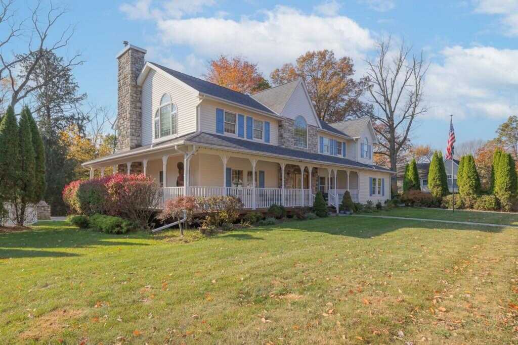 332 Middletown Road, Pearl River, NY 10965 - Photo 28 of 40