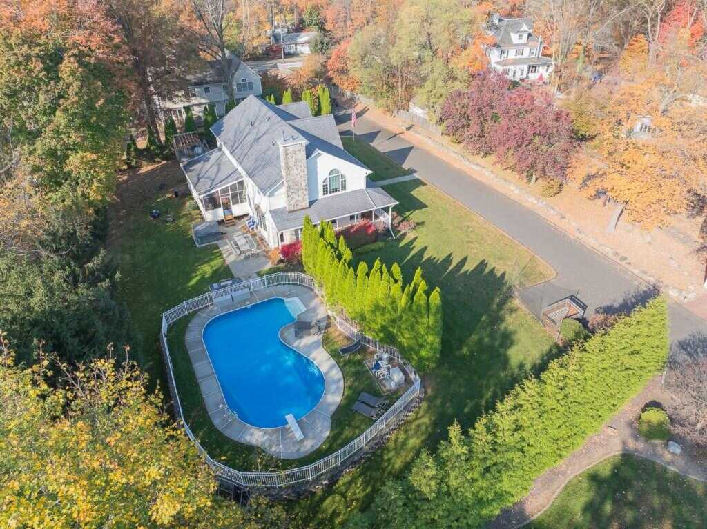 332 Middletown Road, Pearl River, NY 10965 - Photo 31 of 40