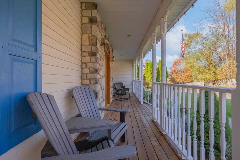 332 Middletown Road, Pearl River, NY 10965 - Photo 4 of 40