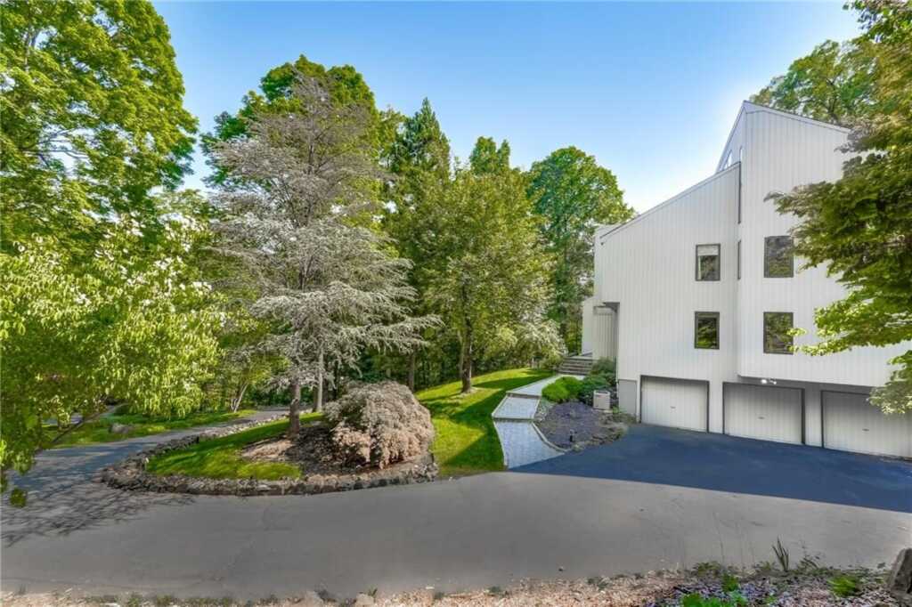 67 Tranquility Road, Suffern, NY 10901 - Photo 4 of 34