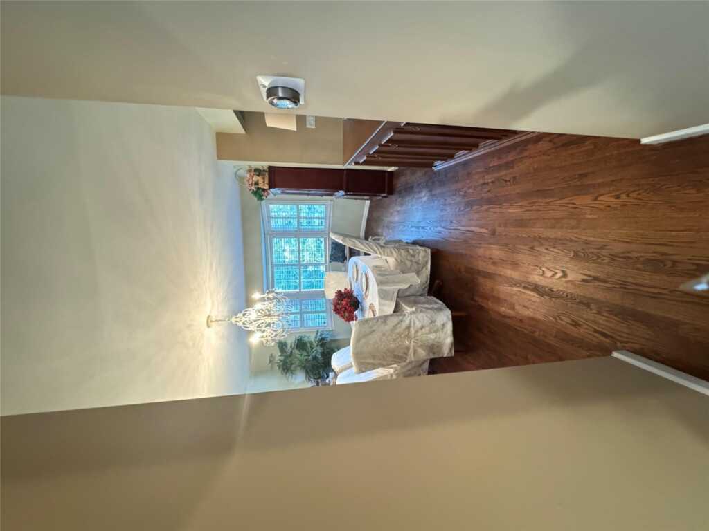 8 Rolling Way, New City, NY 10956 - Photo 14 of 41