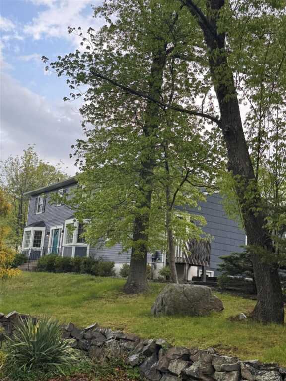 8 Rolling Way, New City, NY 10956 - Photo 3 of 41