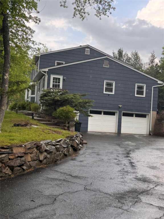 8 Rolling Way, New City, NY 10956 - Photo 4 of 41