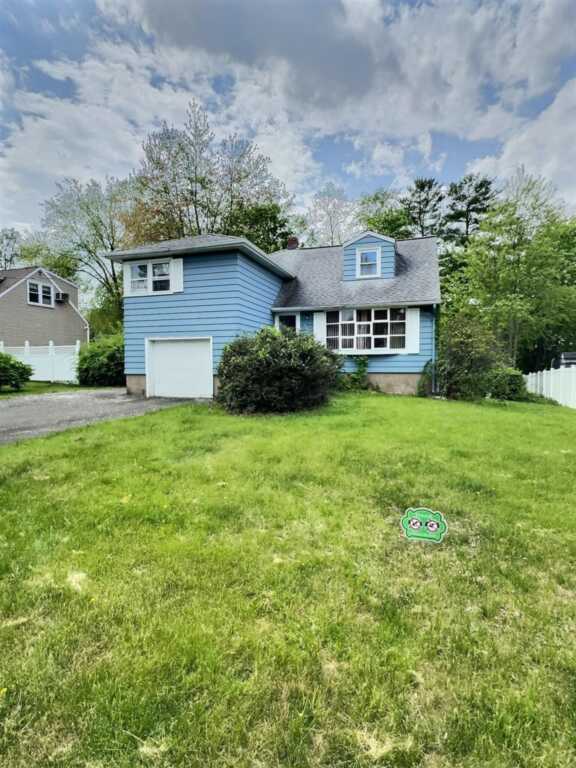 176 Quaspeck Boulevard, Valley Cottage, NY 10989