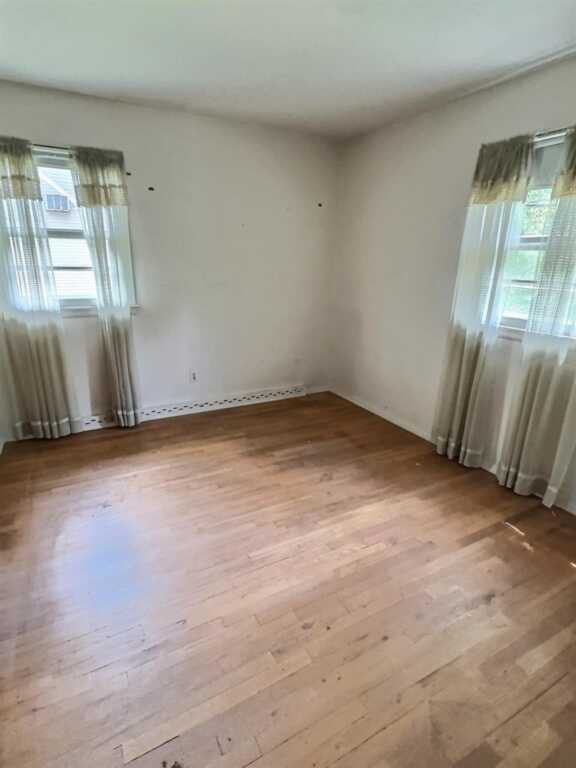 176 Quaspeck Boulevard, Valley Cottage, NY 10989 - Photo 8 of 11
