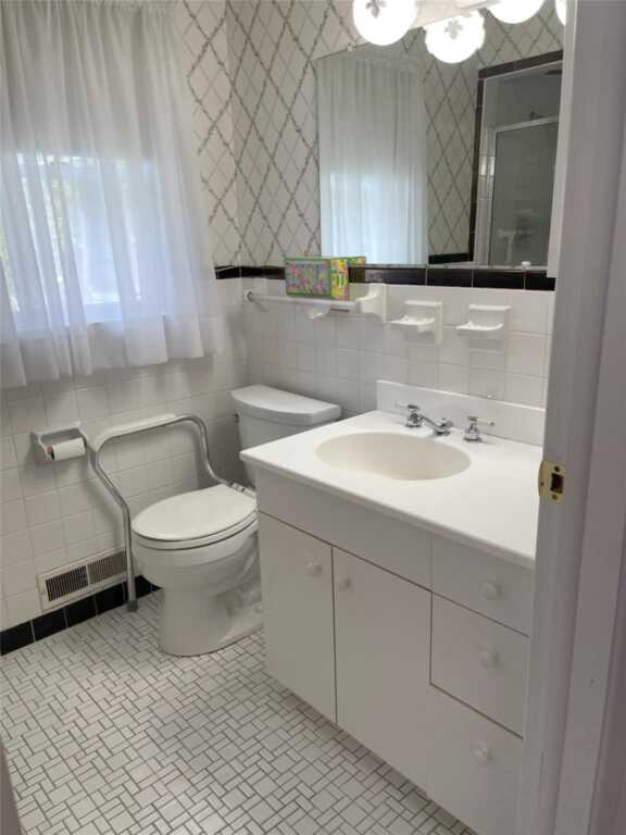 190 Albemarle Road, White Plains, NY 10605 - Photo 28 of 44