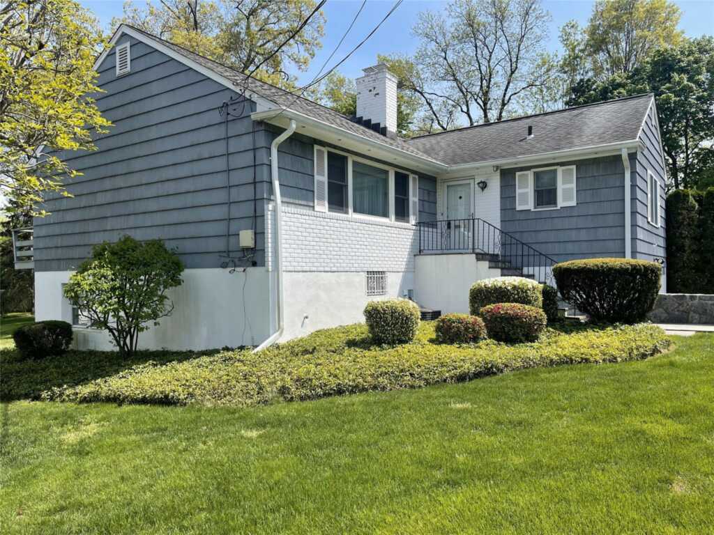 190 Albemarle Road, White Plains, NY 10605 - Photo 3 of 44