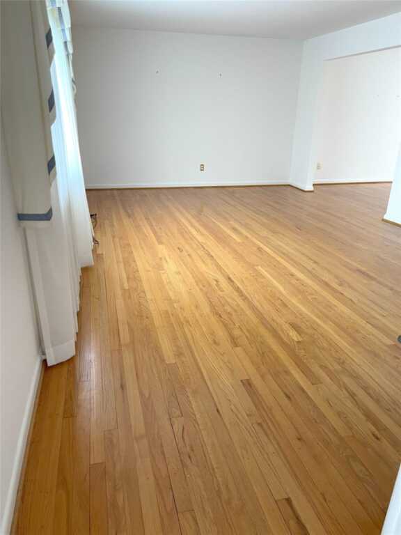 190 Albemarle Road, White Plains, NY 10605 - Photo 8 of 44