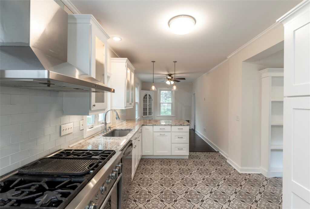 119 Castle Heights Avenue, Nyack, NY 10960 - Photo 11 of 40