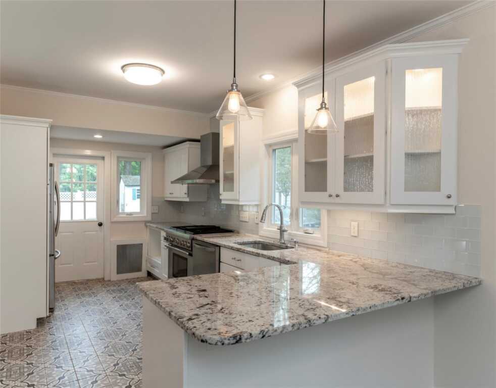 119 Castle Heights Avenue, Nyack, NY 10960 - Photo 12 of 40